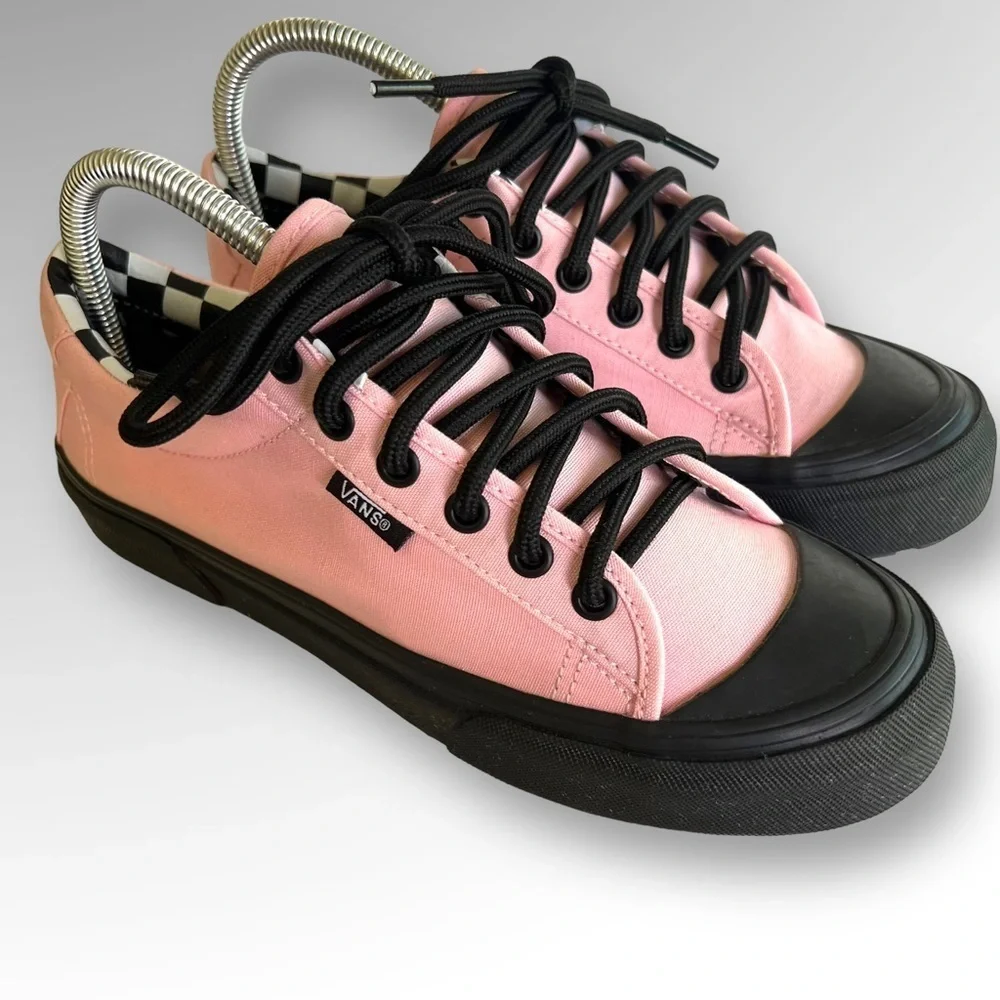 Vans Lazy Oaf Limited Womens 7.5 Mens 6 Pink Limited Shoes Skater Sneakers - Picture 1 of 8